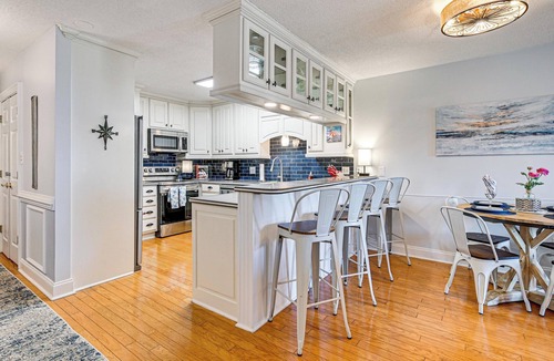 Long Bay Estates Condo | Ocean Access & Balcony: Surfside Beach Condo