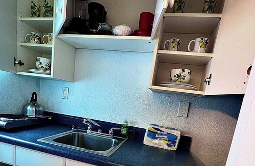 Hollywood Cabin | ocean and boardwalk retreat