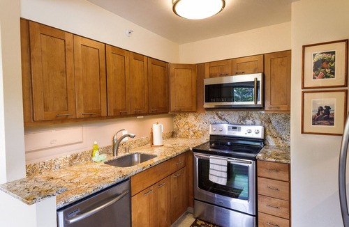 Kahana Condo | OCEAN and MOUNTAIN view corner 2 bdrm unit - Royal Kahana 220