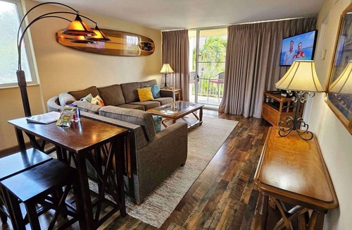 Kahana Condo | OCEAN and MOUNTAIN view corner 2 bdrm unit - Royal Kahana 220