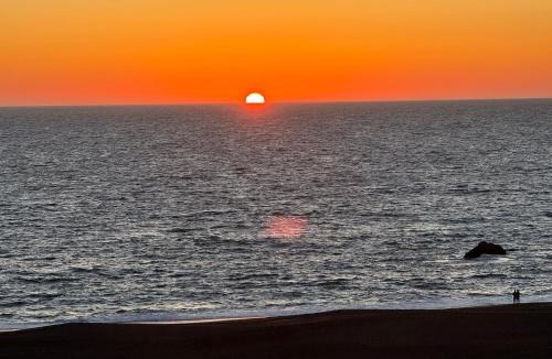 Bodega Bay Villa | Ocean and Sunset Views - Cliff Side Cottage
