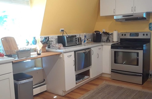 Gloucester Apartment | Ocean and Woods! Best of both seaside delights in Gloucester!