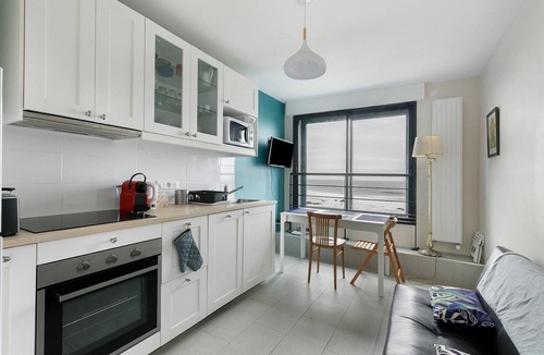 Batz-sur-Mer Apartment | Ocean Apartment – Panoramic Sea View, Terrace, Parking