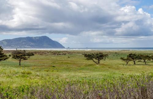 Gearhart House | Ocean Avenue - Meredith Lodging