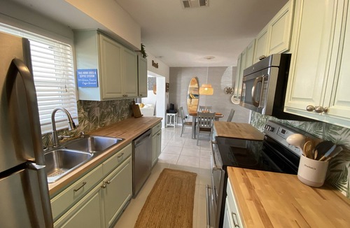 Marineland Acres House | Ocean Beach Cottage