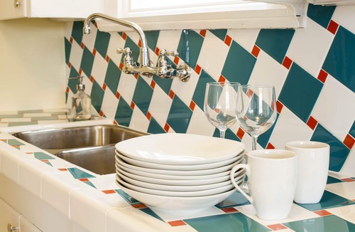 Ocean Beach Cottage | Ocean Beach Sunset Cottage - Steps to Shoreline