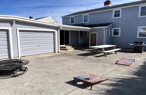 The Dunes House | OCEAN BLOCK single family home. Close to the Beach!