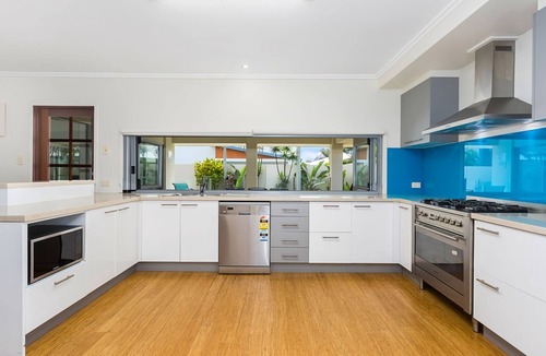 Kingscliff House | OCEAN BLUE ON SALT BEACH