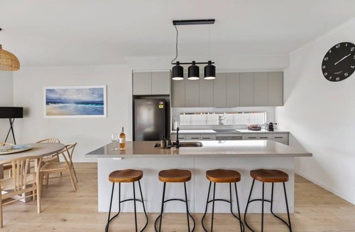 Middleton House | Ocean Breeze 57 Padman Crs Middleton