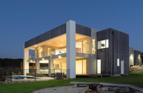 San Remo House | Ocean Breeze