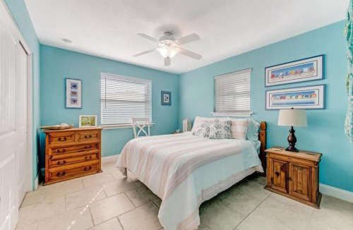 O'byrne House | Ocean Breeze Beach Bungalow