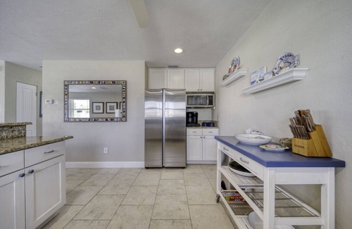 O'byrne House | Ocean Breeze Beach Bungalow