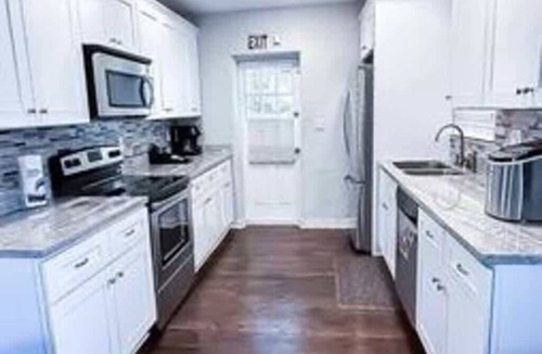 South Lake House | Ocean Breeze Bungalow 4BR 2BA W/Pool