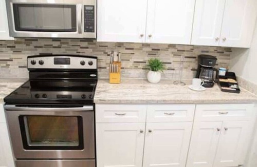 South Lake House | Ocean Breeze Bungalow 4BR 2BA W/Pool