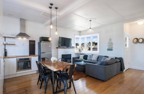 Foxton Beach House | Ocean Breeze - Foxton Beach Holiday Home