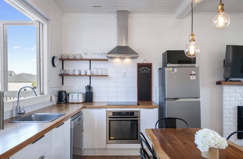 Foxton Beach House | Ocean Breeze - Foxton Beach Holiday Home