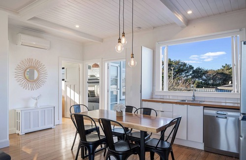 Foxton Beach House | Ocean Breeze - Foxton Beach Holiday Home