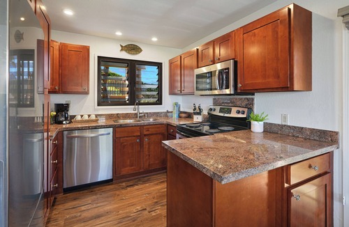 Lihue Condo | Ocean Breeze Haven – Kaha Lani #211