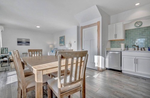 Owls Head House | Ocean Breeze Haven - Short walk from Crescent Beac