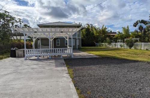 Keaau Hotel | Ocean Breeze Inn