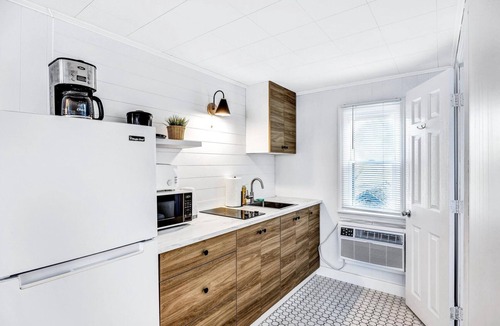 South Yarmouth Hotel | Ocean Breeze Motel - Kitchenette