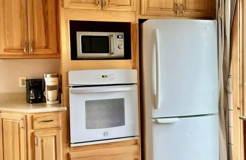 Gold Beach House | Ocean Breeze Oasis Gold Beach!