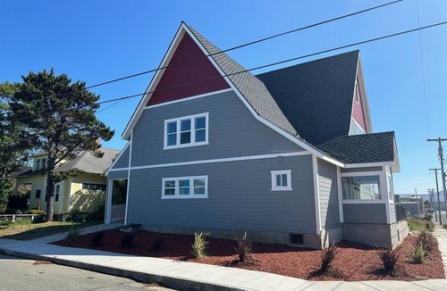 Crescent City Apartment | Ocean Breezes!