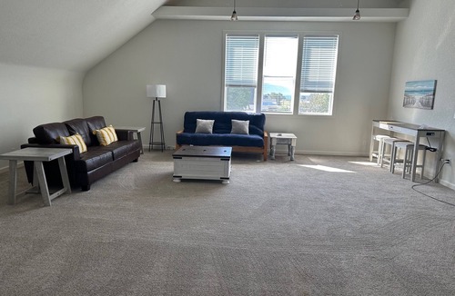 Crescent City Apartment | Ocean Breezes!