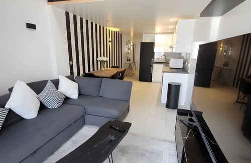 Le Croisic Apartment | Ocean-Colored Apartment with Pool and Beach Access