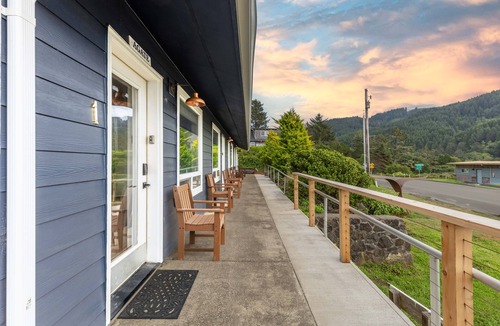 Yachats Apartment | Ocean Cove Inn #2 - Ocean View