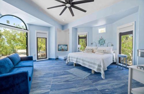 Long Beach Estates Apartment | Ocean Depth Room at Barnacle Resort