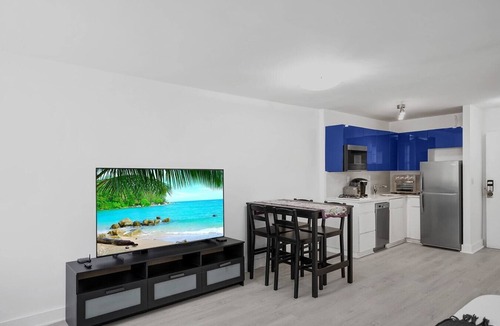 Flamingo/Lummus Condo | Ocean Dr 1BR Miami Beach Getaway
