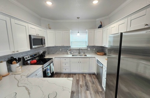 Surfside Beach House | Ocean Dream 3BR Surfside Beach TX Getaway, Steps to Beach, Perfect for Families!