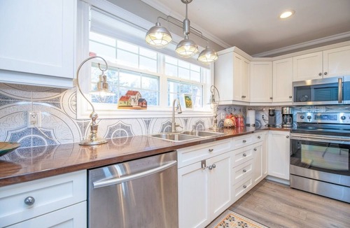 Cable Head East House | Ocean Dream Beach House | 5-Acre Oceanfront Retreat