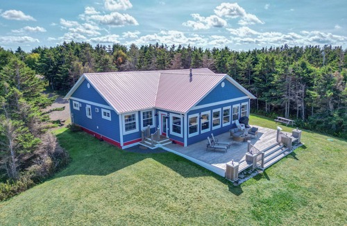 Cable Head East House | Ocean Dream Beach House | 5-Acre Oceanfront Retreat