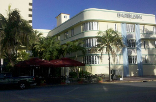 Flamingo/Lummus Apartment | OCEAN DRIVE BEACH PAD