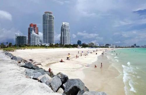 South of Fifth House | Ocean Drive Beachfront Condo with Direct Beach Access