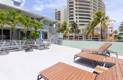 South Beach Condo | Ocean Drive Deco Apt w/2 Queen Beds, Steps 2 Beach