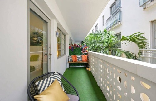 South Beach Condo | Ocean Drive Oasis | Rooftop Pool & Bar