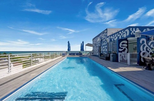 South Beach Condo | Ocean Drive Oasis | Rooftop Pool & Bar