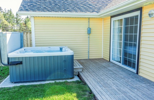 Stanley Bridge House | Ocean Drive Suites with Easy Access to Beaches and Golf