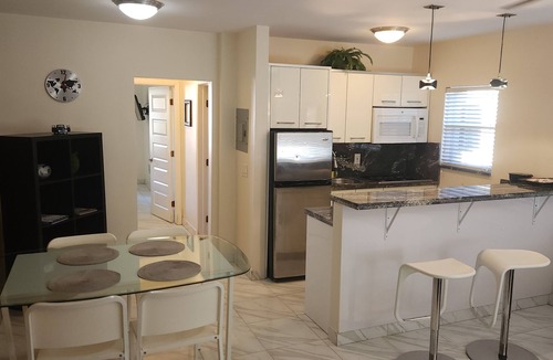 Hollywood Lakes Villa | Ocean Drive Villas