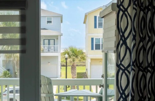 Galveston House | Ocean Facing 4/4 with Beach & Bay Views and Resort Style Amenities!