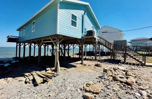San Luis House | Ocean front 3-bed 2 bath house. Fish right from the deck! Pets! Sunrises