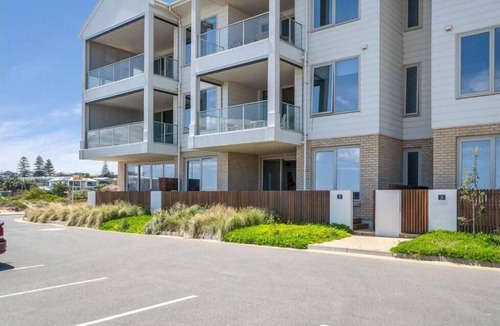 Moana Apartment | Ocean Front 3 Bedroom Apartment Moana