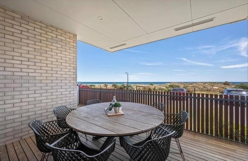 Moana Apartment | Ocean Front 3 Bedroom Apartment Moana