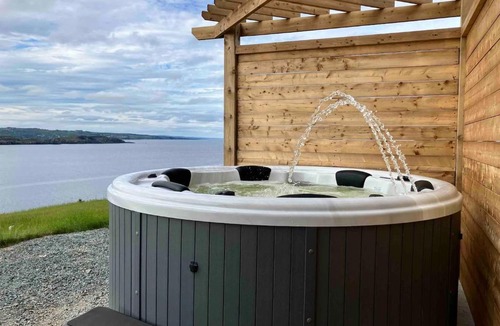 Port de Grave House | Ocean Front 3Bdrm Saltbox 'SeaForever' wHot Tub