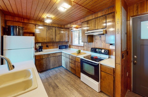 Florence House | Ocean Front A Frame with Spectacular Views! Dog Friendly! Fireplace!