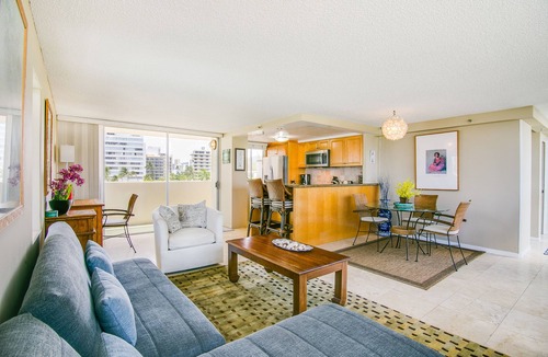 Diamond Head - Kapahulu - St. Louis Condo | Ocean Front Balcony, 2 Bedrooms, Full Kitchen