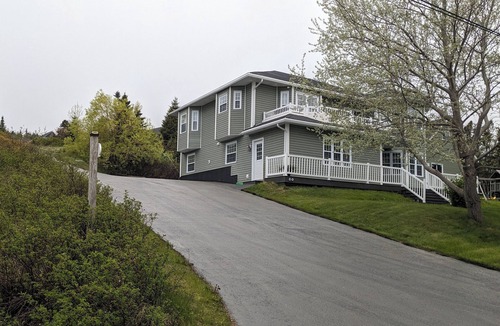 Burnt Cove Apartment | Ocean-Front Bay Bulls Apartment